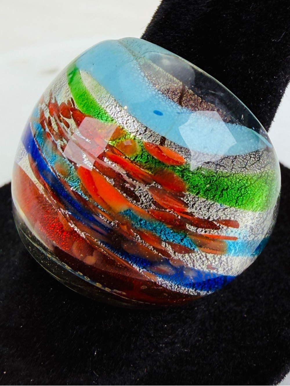 Gorgeous raised metallic swirl Glass costume statement 7 1/4 ring